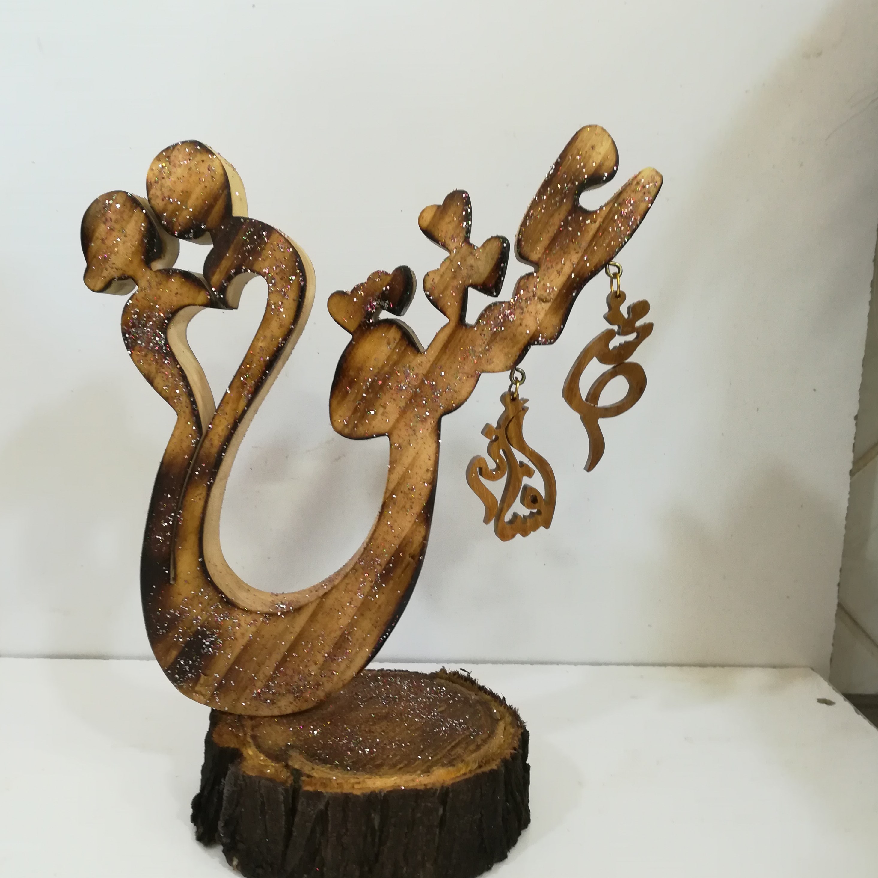 استند کلمه عشق همراه با پلاک اسم محسن وافسانه