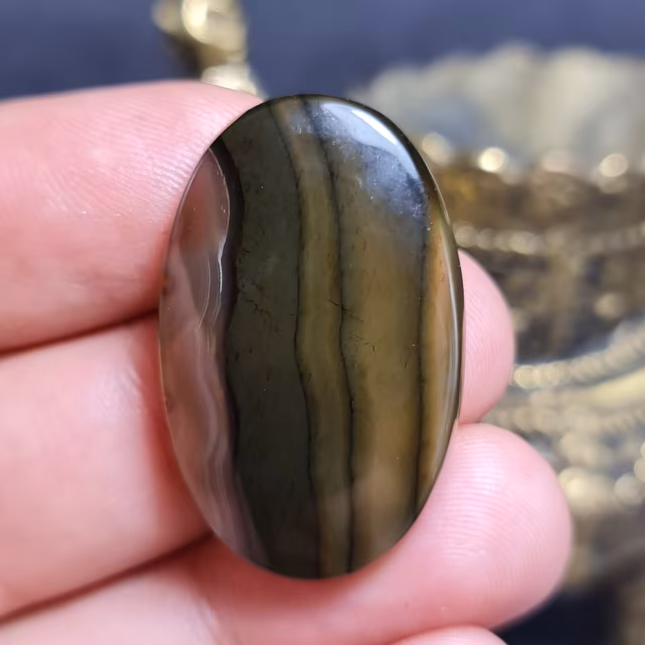  نگین درشت سنگ فوق العاده زیبای عقیق بسیار خاص رگه سلیمانی اصل خراسانی
کد  28478
