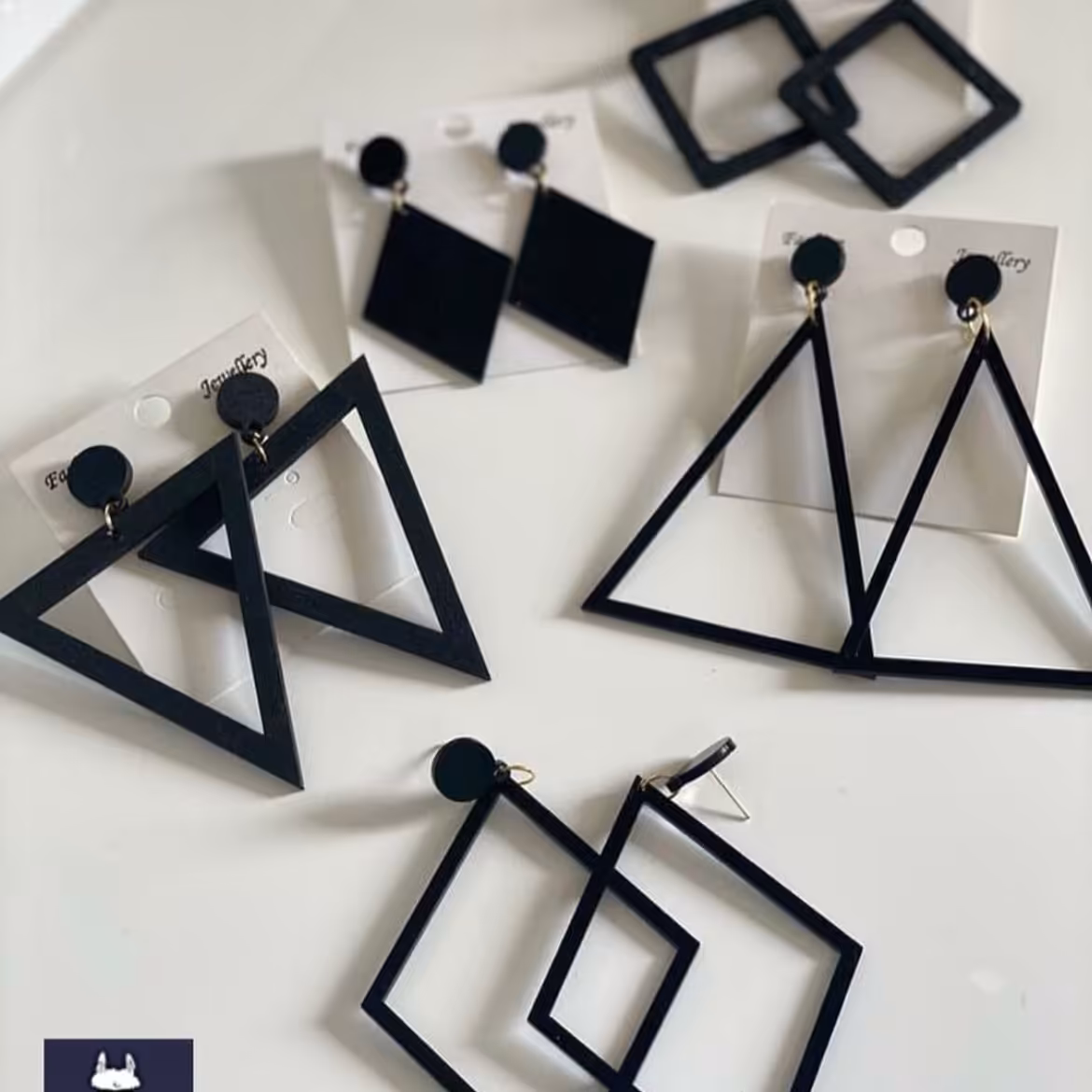 گوشواره مشکی