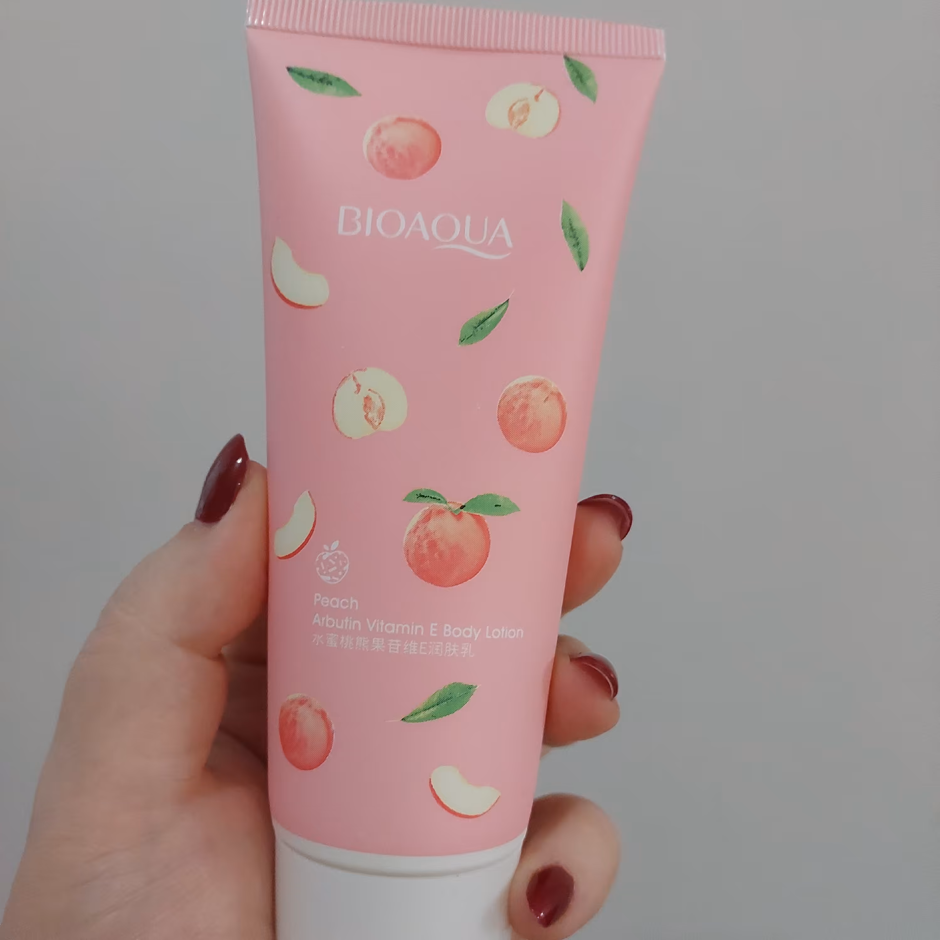 کرم آبرسان هلو بزوآکوا