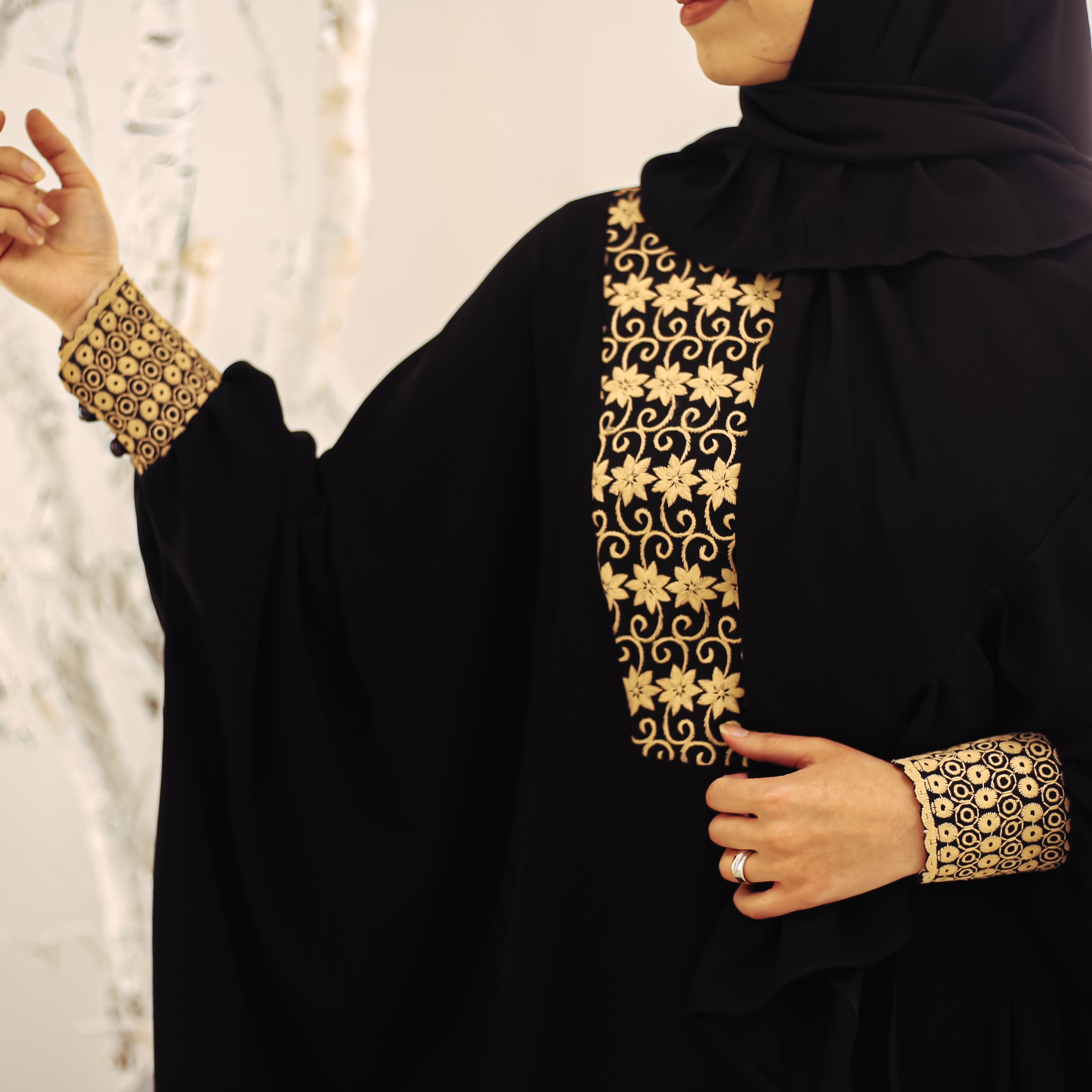 عبا مجلسی سوزن دوزی هندی طرح خاص و الیزا مشکی ارسال رایگان مزون گل نرگس