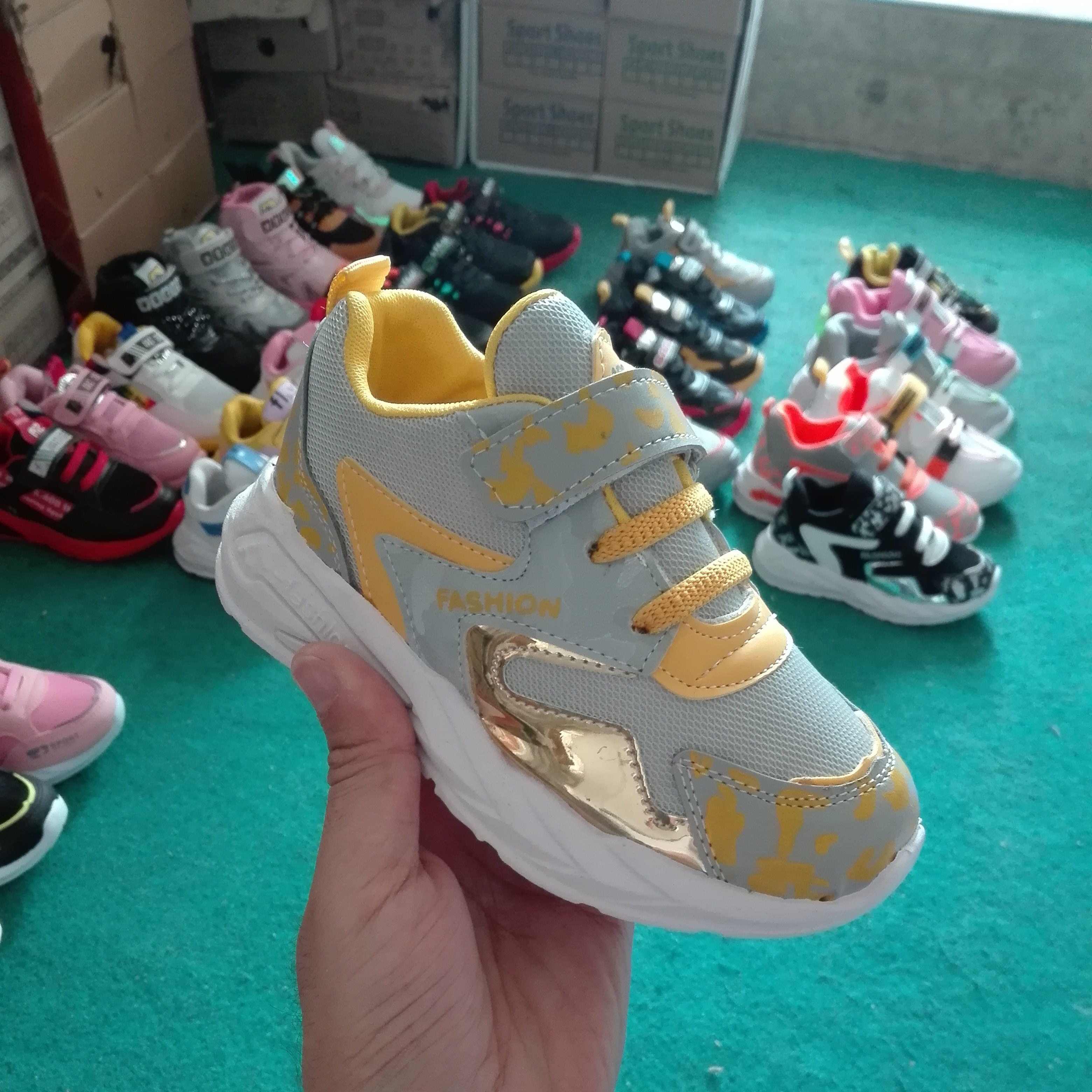 کتونی اسپورت بچگانه مدل فشیون fashionسایز26تا30