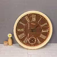 ساعت گرد دو موتوره دیواری هانست محصول کوارتز با دو رنگبندی کرم و طوسی طراحی خاص