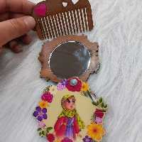 آینه باز شو به همراه شانه چوبی