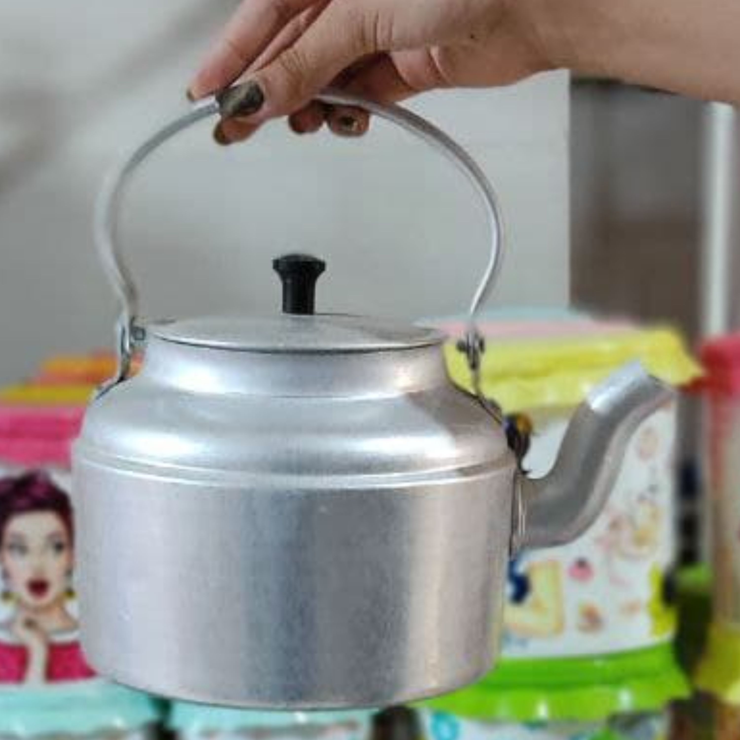 کتری سفید روحی آلمینیومی4لیتری سایز 33 سفید ضخیم برند معتبر مهتاب باکیفیت مقاوم