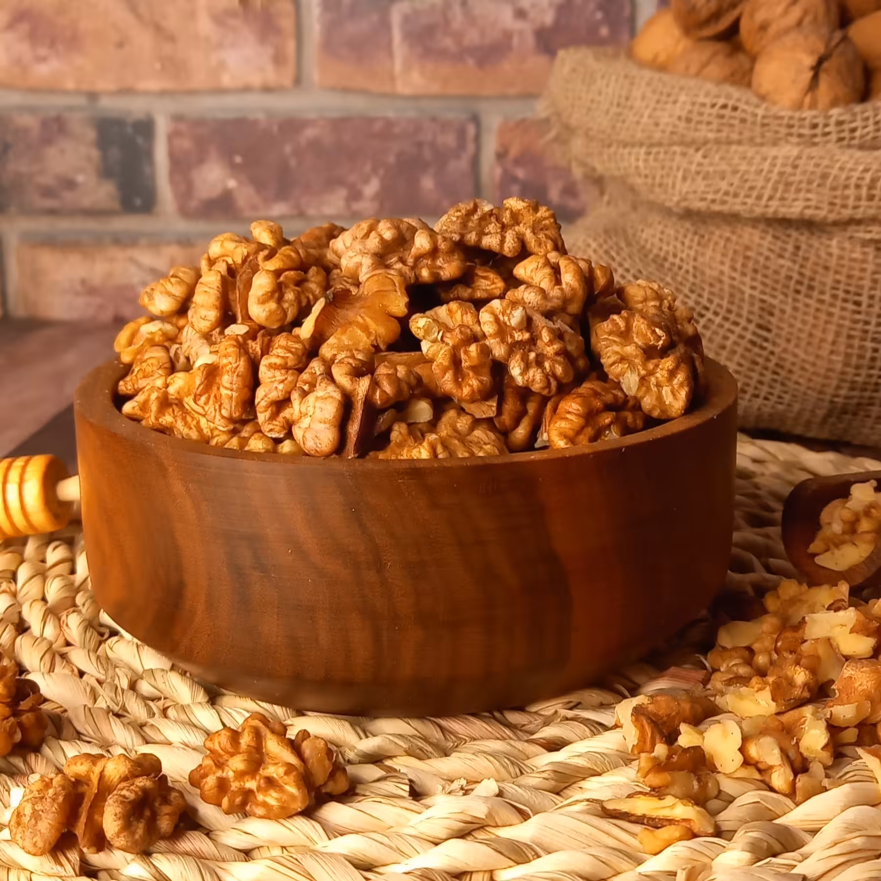 مغز گردو معمولی  تویسرکان-روز شکن محصول 1403(900گرم)