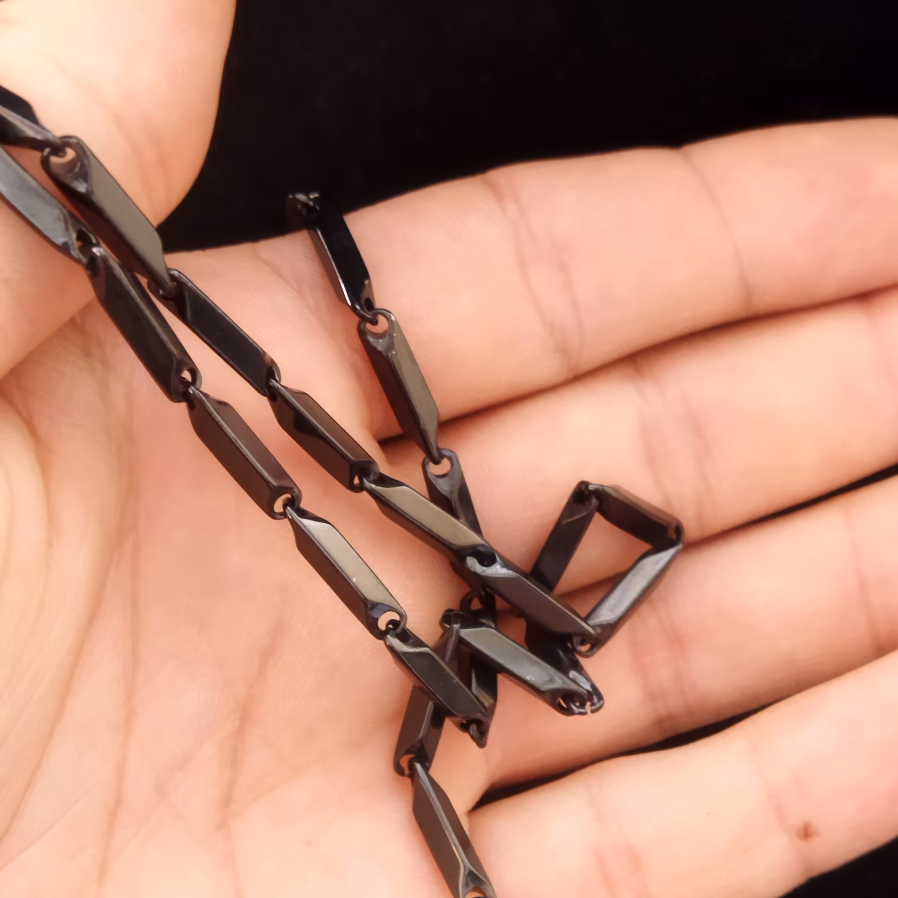 گردن بند کبریتی مشکی استیل درجه یک و رنگ ثابت فروشگاه ایلدا