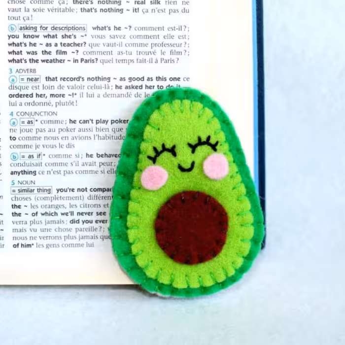 بوکمارک (نشانگر کتاب) طرح کاکتوس آواکادو و کرم جنس نمدی