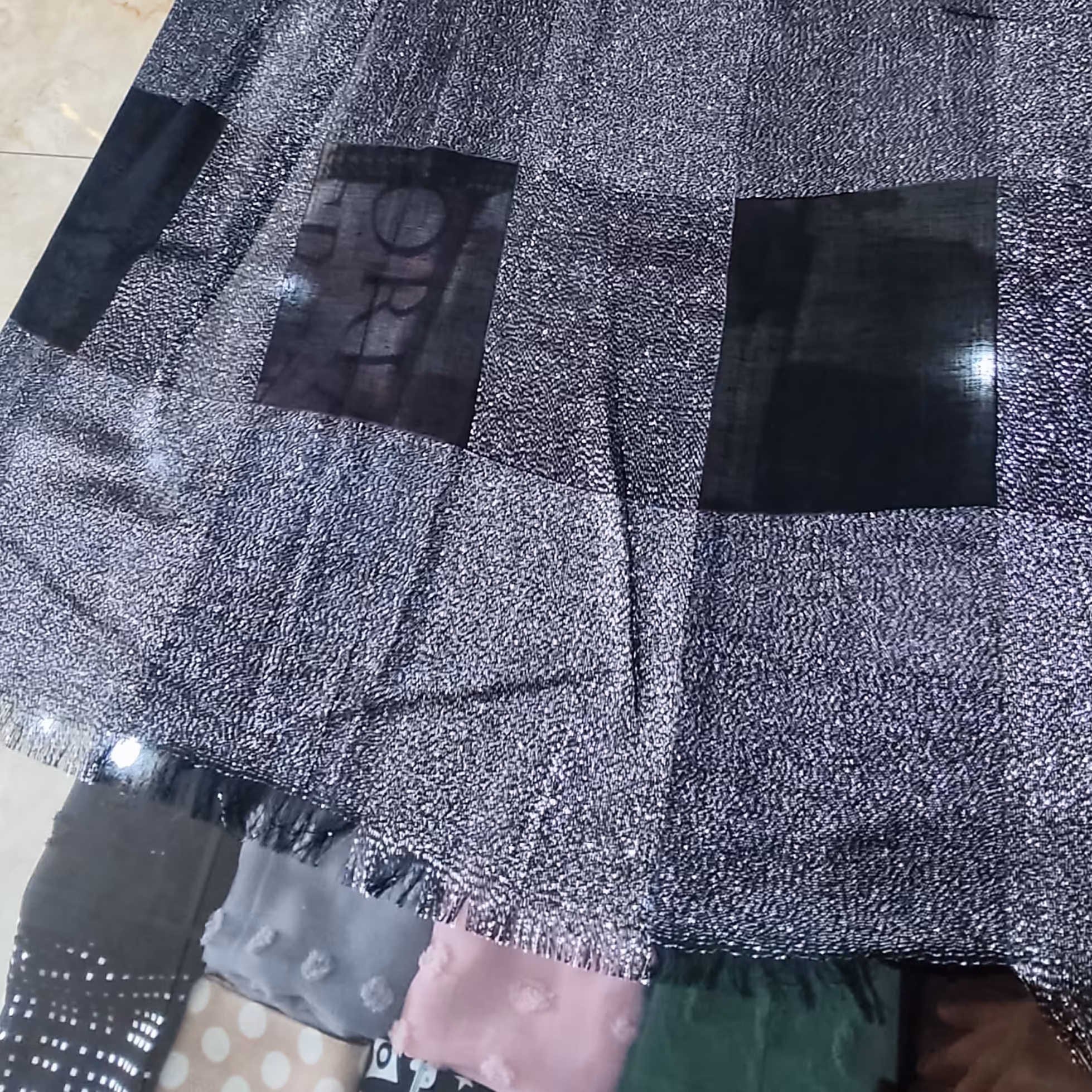 شال لمه مشکی چهارخونه 