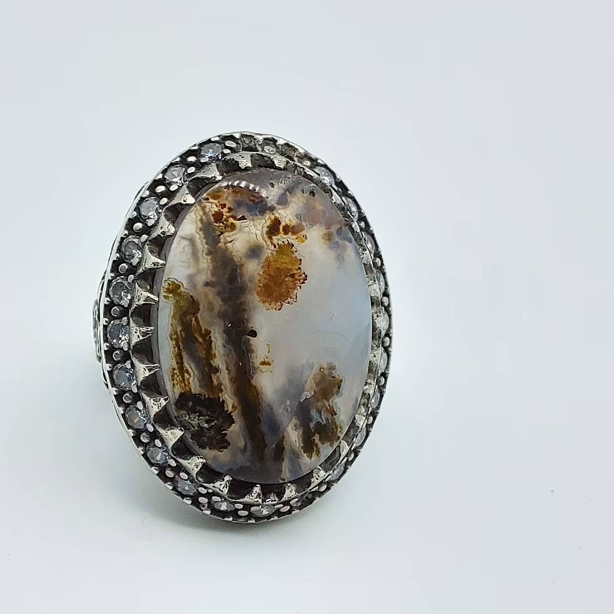 انگشتر زینتی با رکاب طلا روسی و سنگ عقیق شجر . وزن 20.8 گرم  و سایز 64