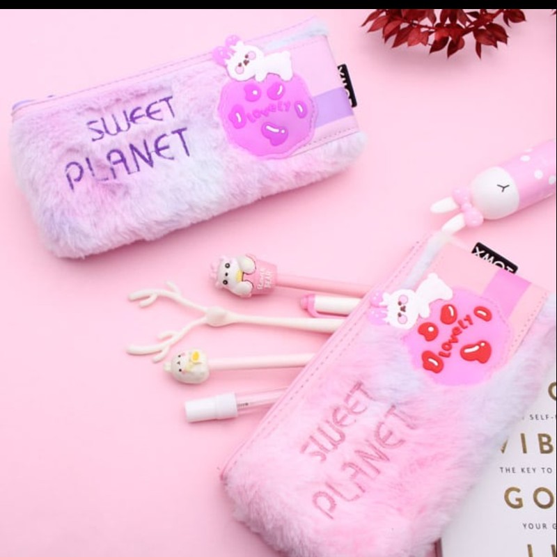 جامدادی پوم پوم فانتزی طرح خرگوش و سیاره باران


کبفیت بسیار عالی

در رنگهای مختلف

