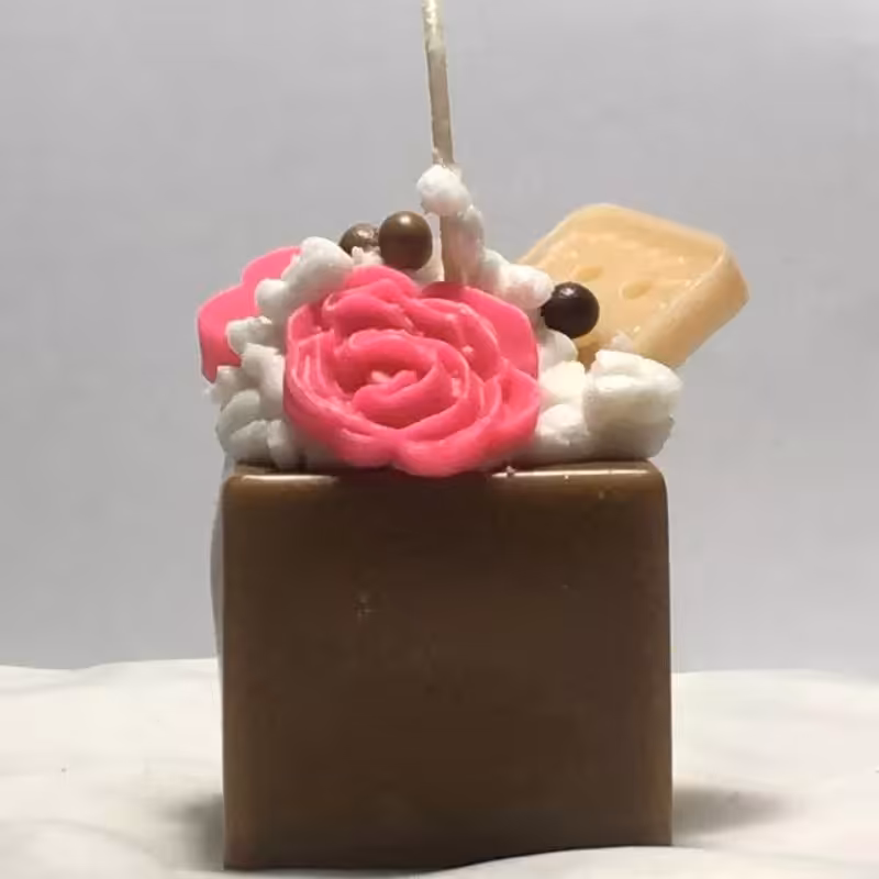 شمع کیکی طرح کیک