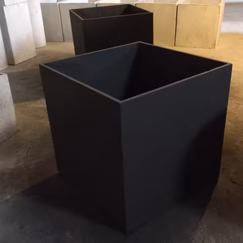 گلدان بتنی فوق سبک کد تولید 61   مکعب 60 در 60 در 60 سانتیمتری در چهار رنگ