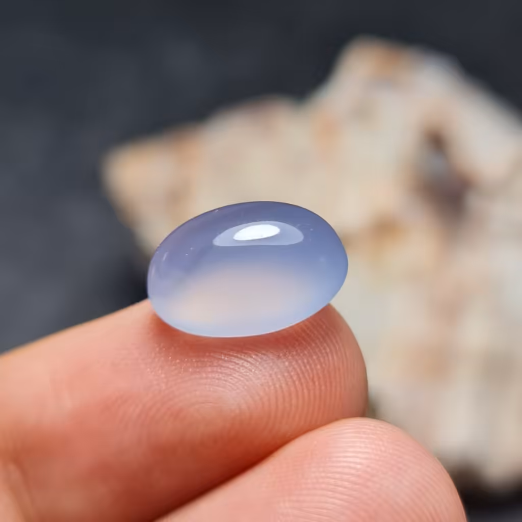  نگین فوق العاده زیبای سنگ عقیق خوش رنگ  اصل معدنی
کد  27481