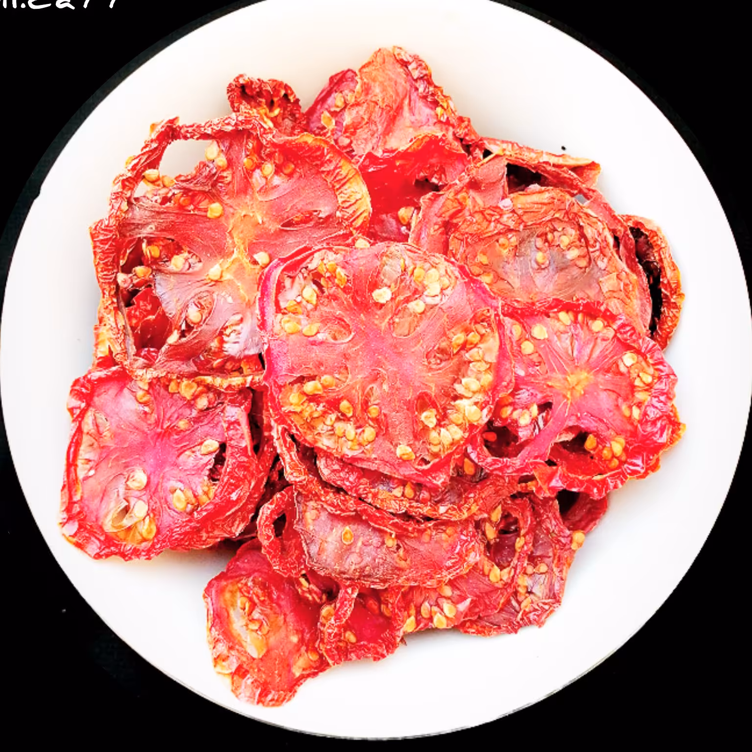 گوجه خشک در بسته بندی های 100گرم  قابل سفارش است