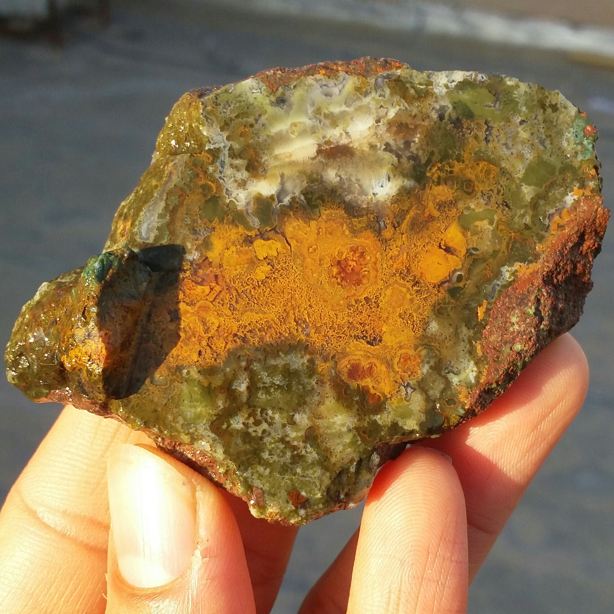 اسلایس سنگ راف عقیق منظره بسیار دیدنی شاهکار خلقت کاملا طبیعی
با قابلیت ساخت چند نگین محشر
 کد 8030