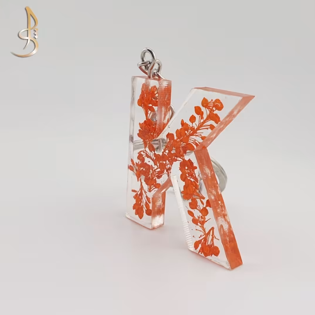 جاکلیدی رزینی حروف انگلیسی  حرف K  گل خشک نارنجی کد 002