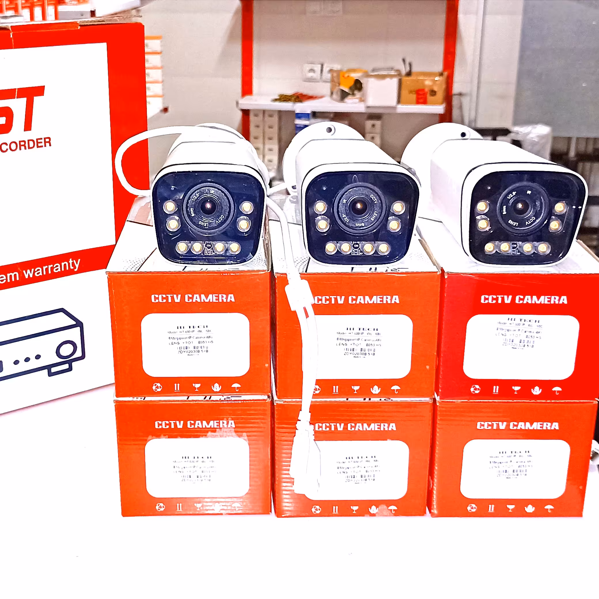 پکیج کامل دوربین مداربسته 6 دوربین 8MP IP (4K) میکروفون دار دید در شب رنگی