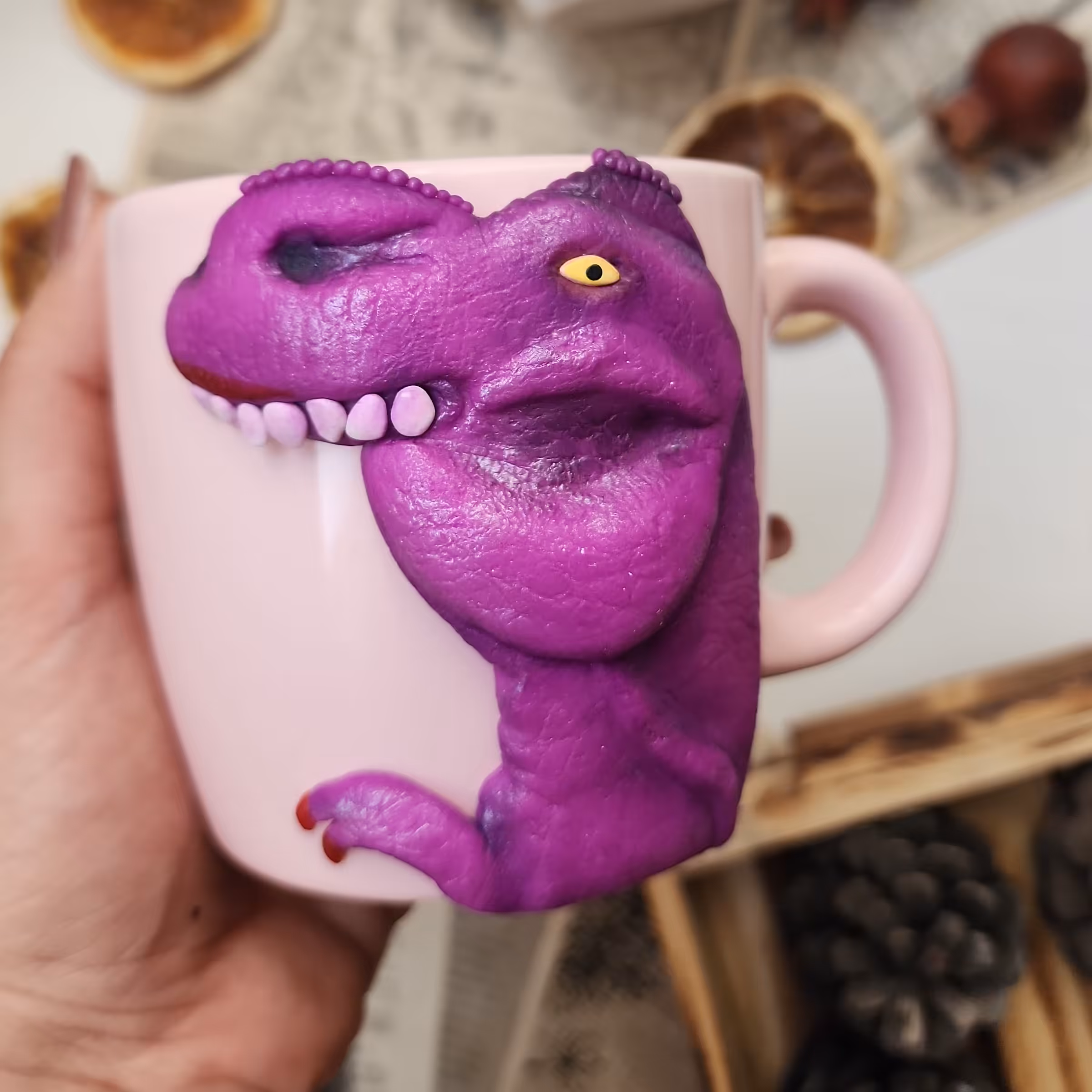 ماگ دایناسور دهن کج صورتی