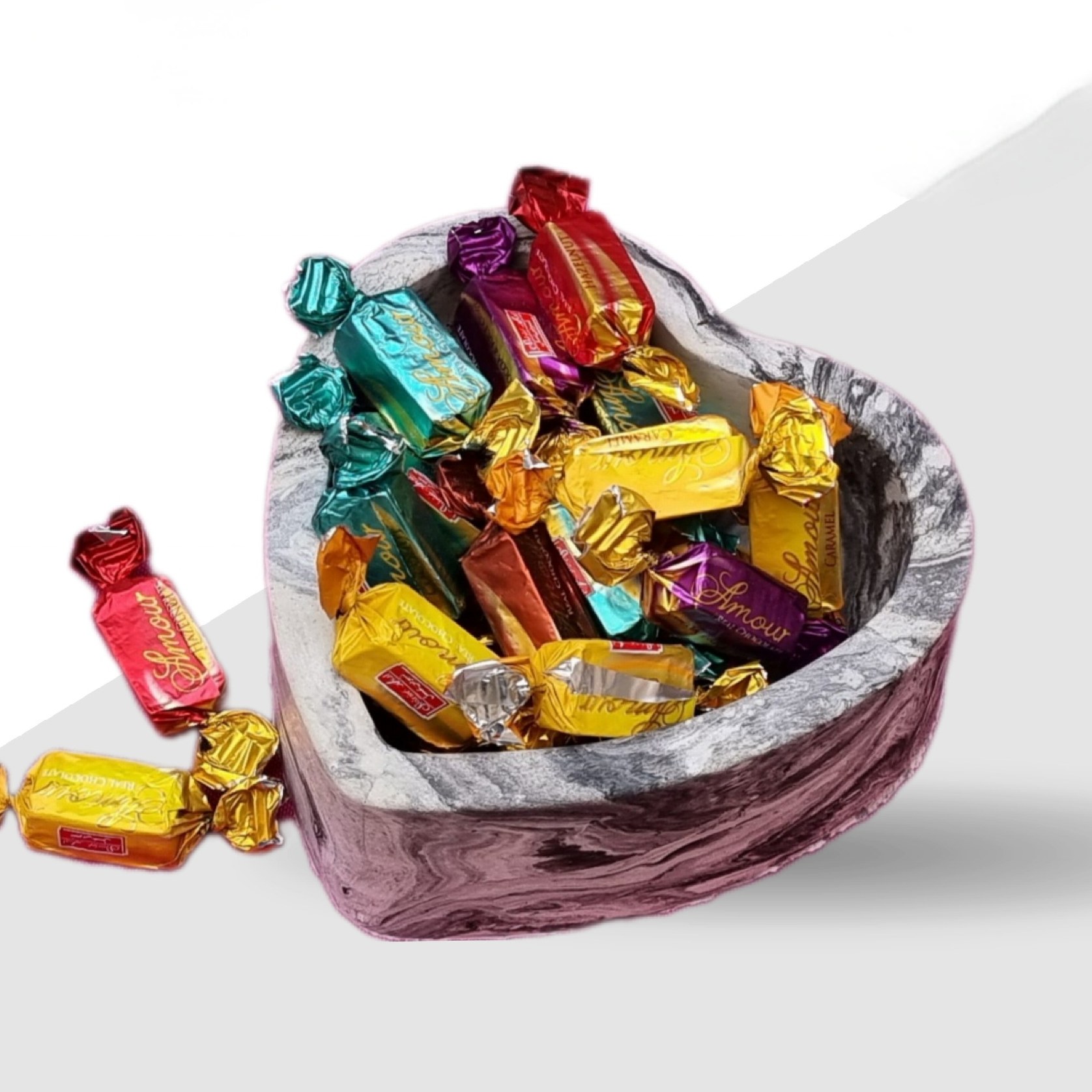 شکلات خوری سنگی قلبی