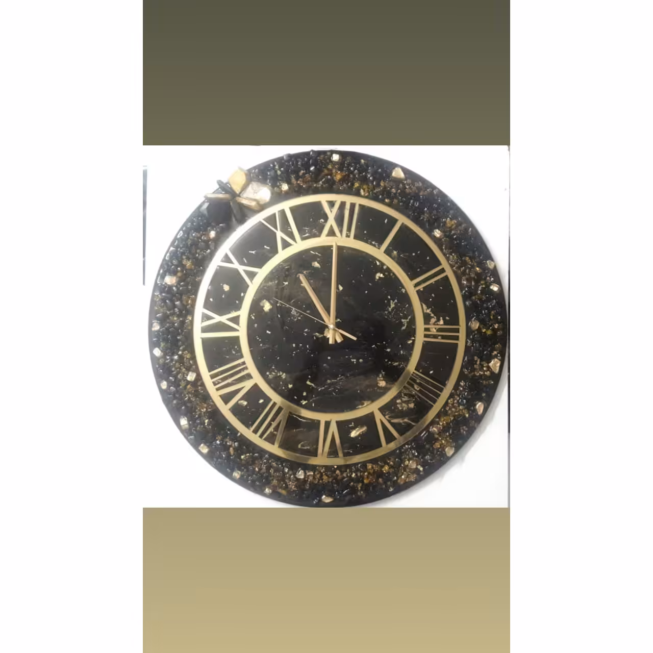 ساعت رزین مشکی طلایی دستساز