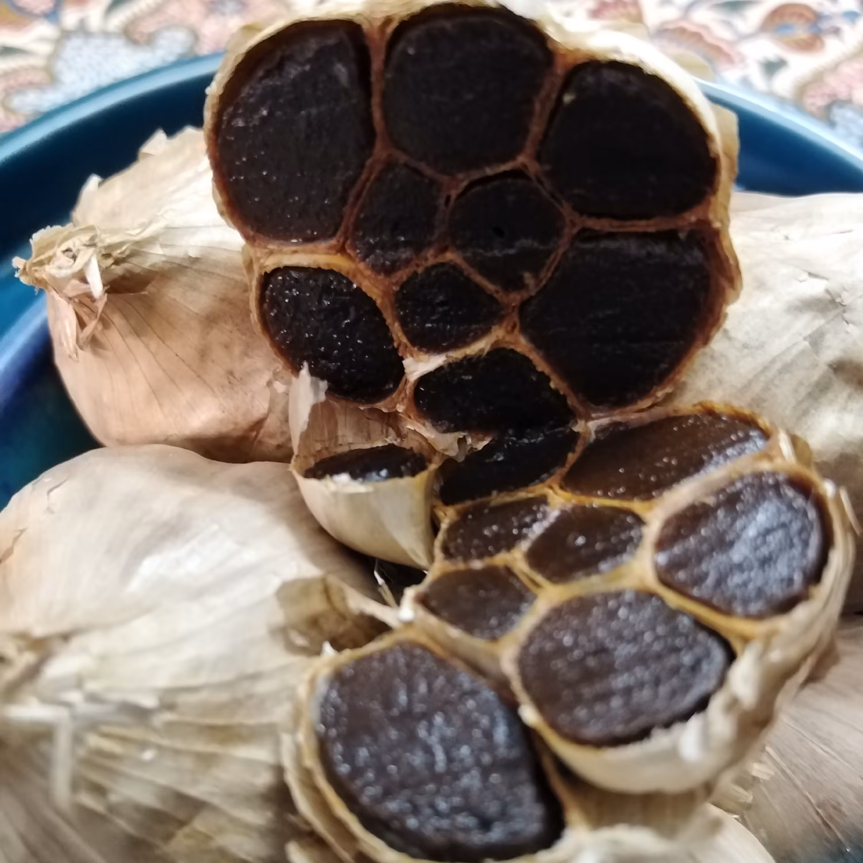 سیر سیاه بدون بو (200 گرم) 