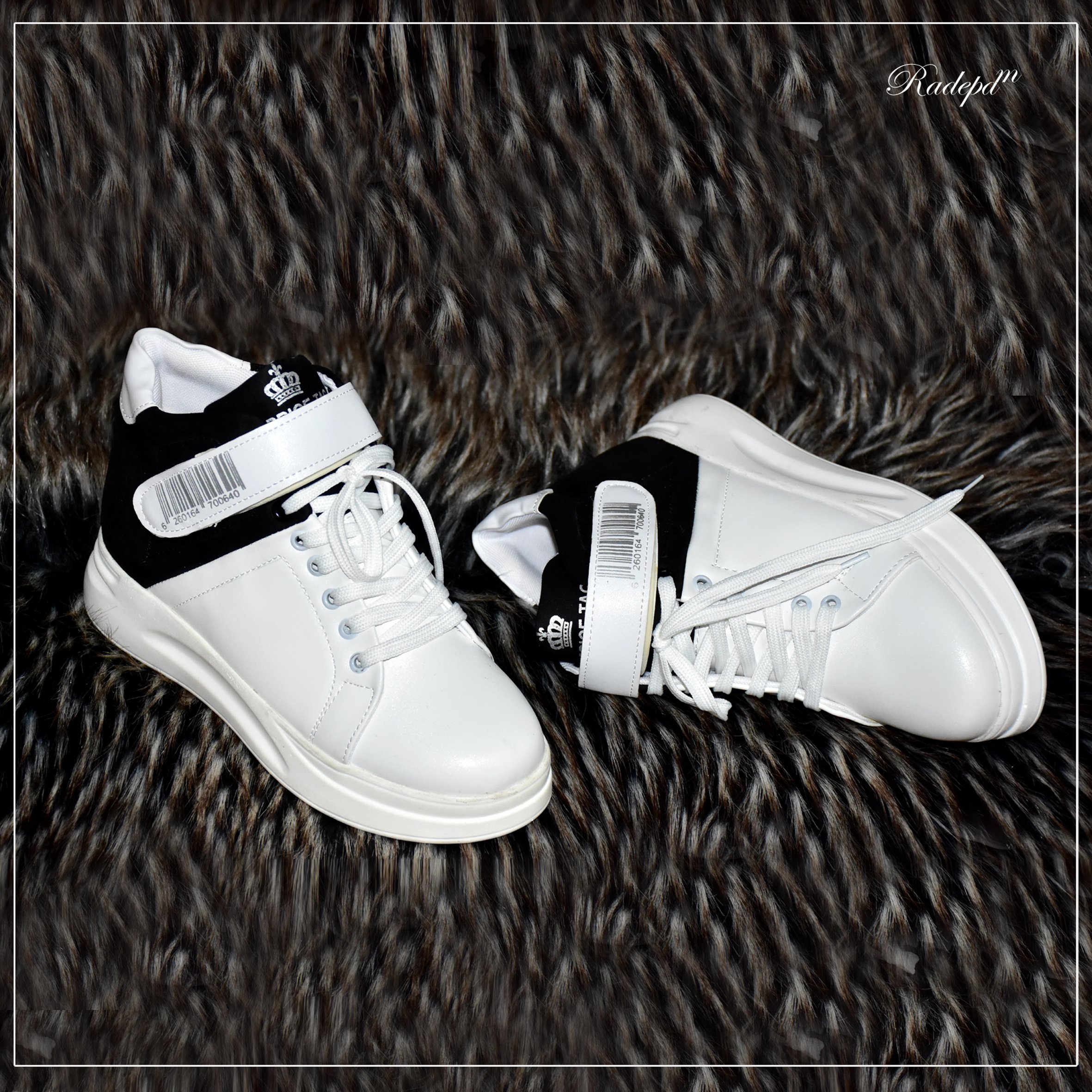 نیم بوت چسبدار   وزن : 520  سایز بندی : 37 تا 40