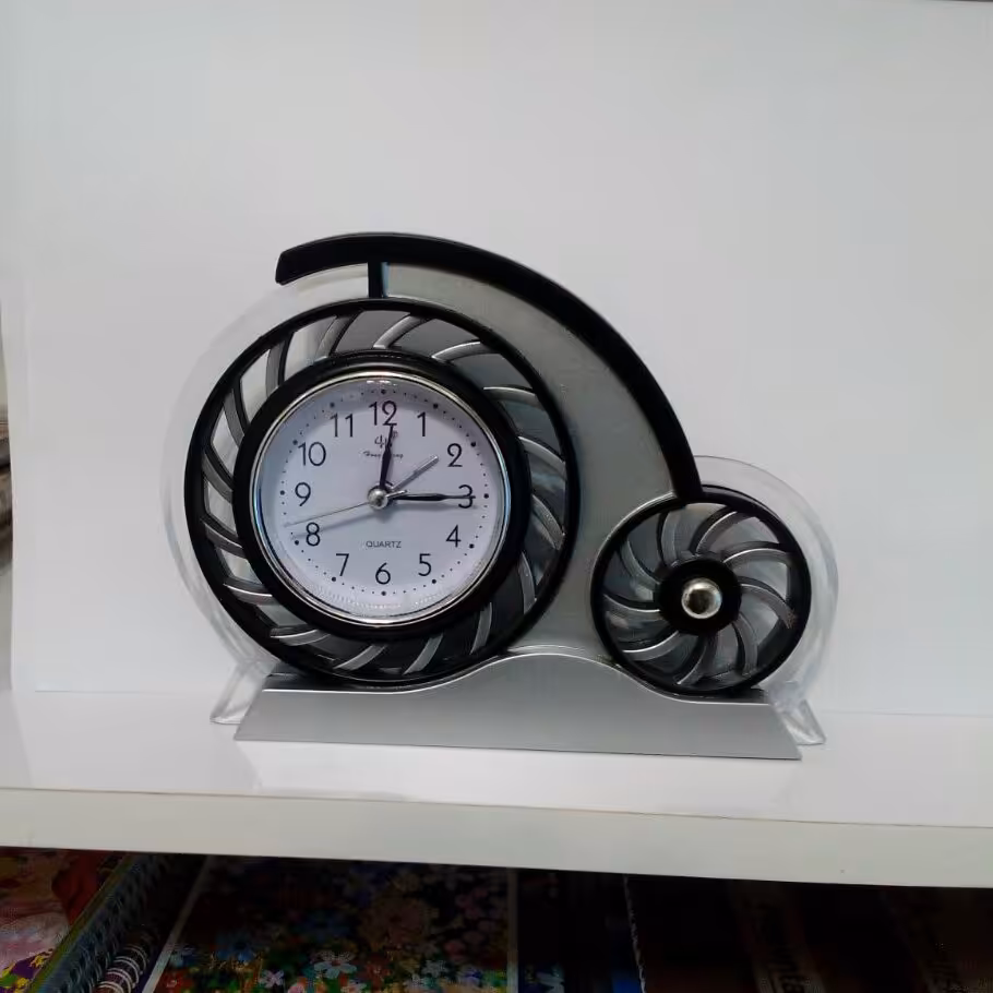 ساعت چراغ دار