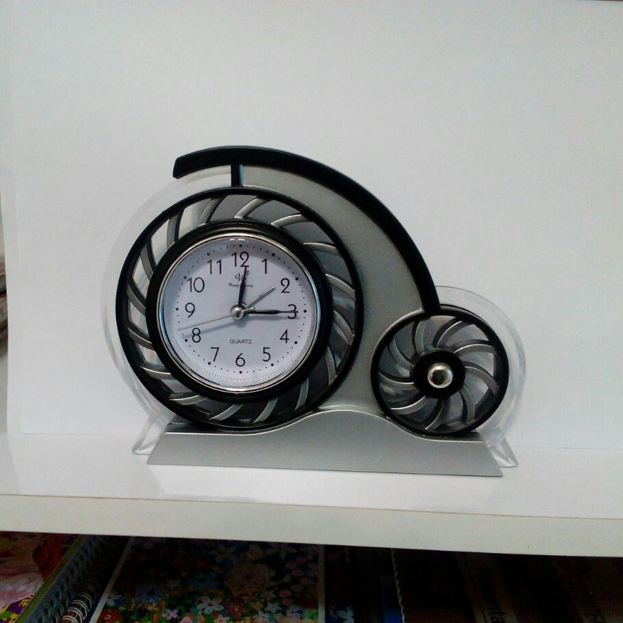 ساعت چراغ دار
