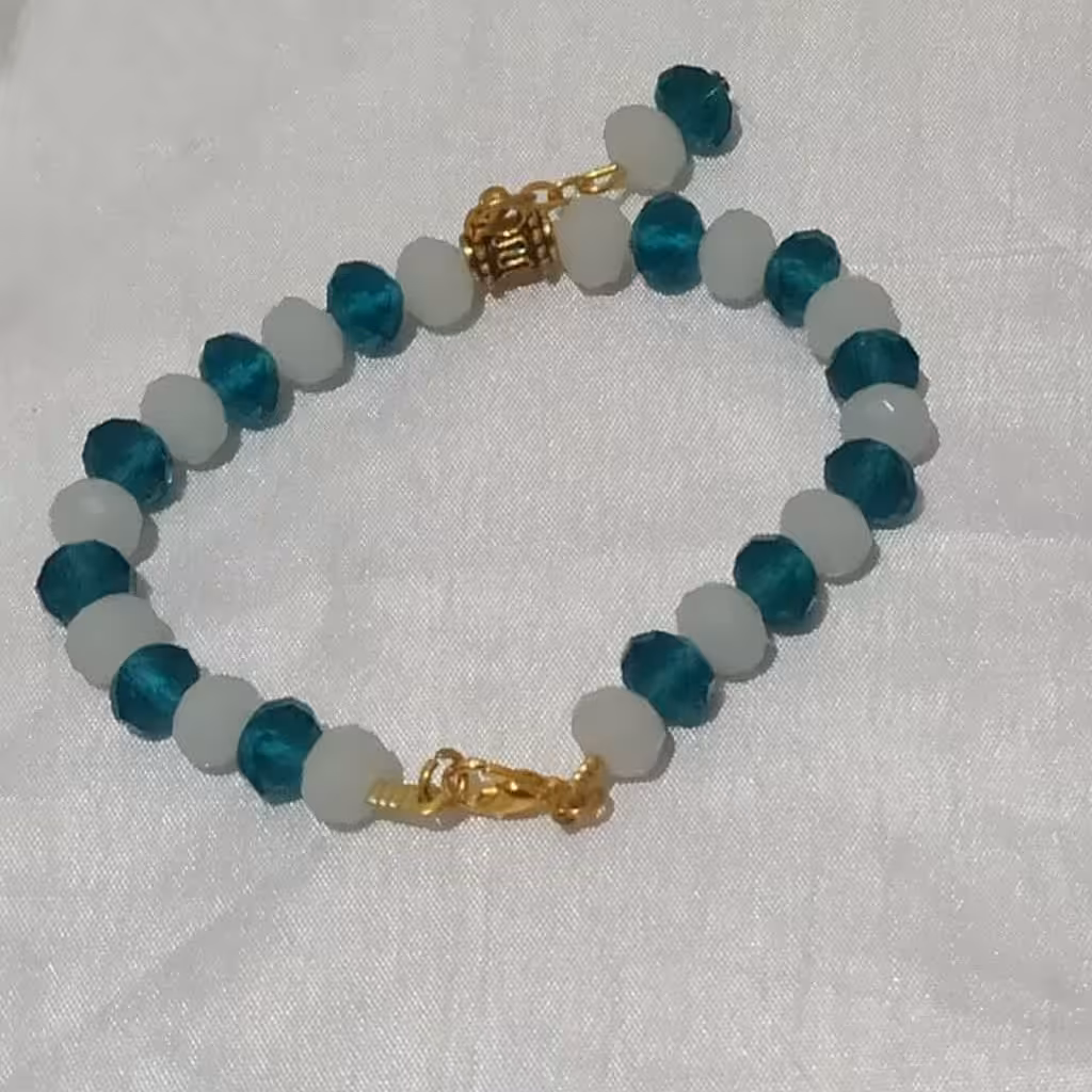 دستبند( دست بند ) کریستال سبز و سفید با بند کشویی بسیار زیبا و جذاب 