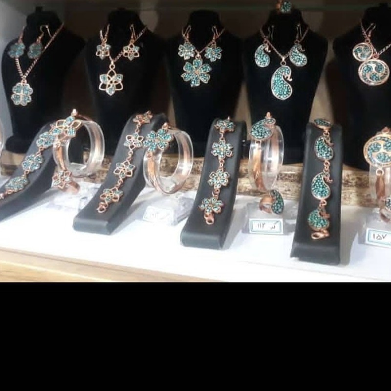 زیورآلات مس وفیروزه به صورت نیم ست وتمام ست لطفا قبل از ثبت سفارش با فروشنده هماهنگ کنید 