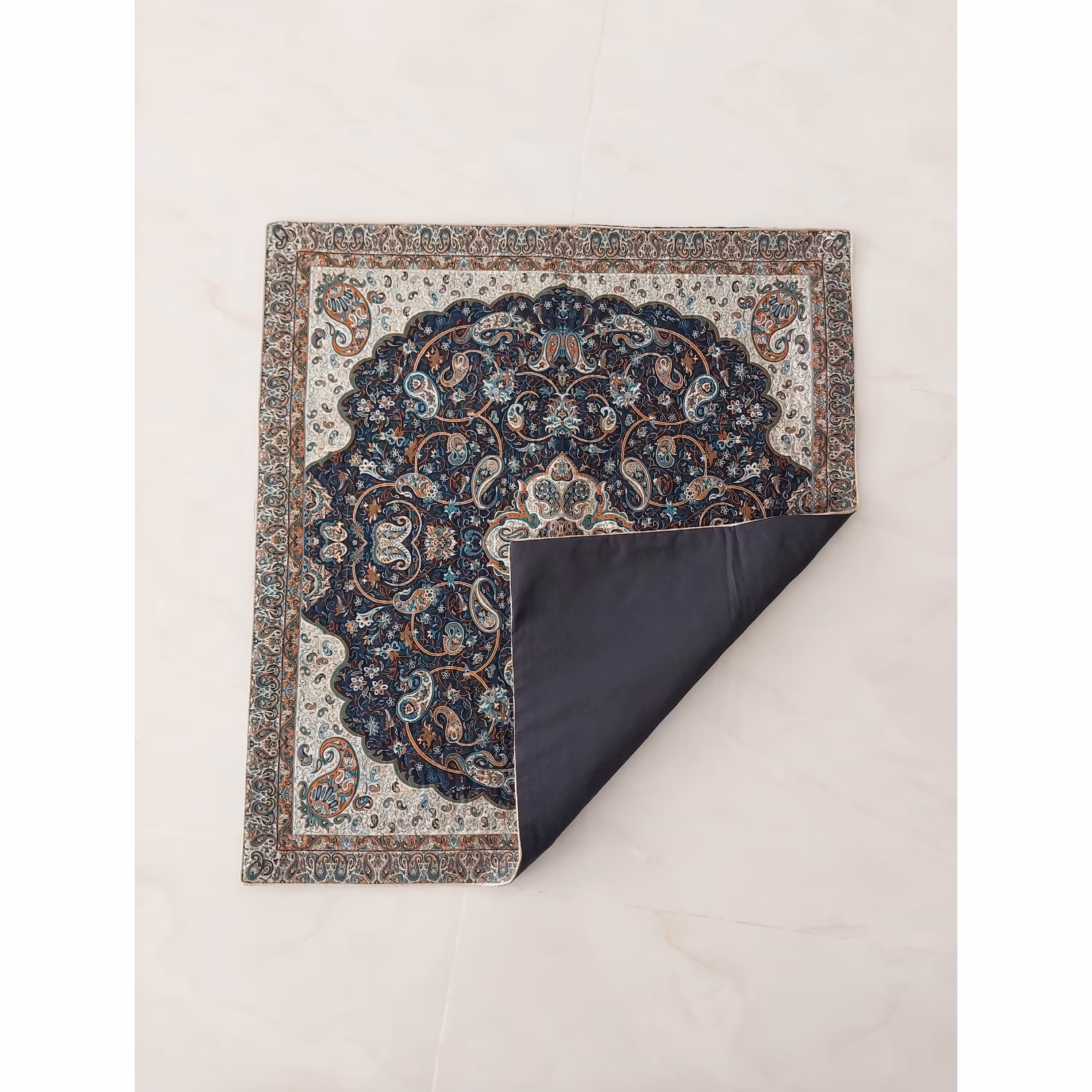 رومیزی ترمه طرح  شاه عباسی  رنگ خاص و دوست داشتنی سرمه ای 