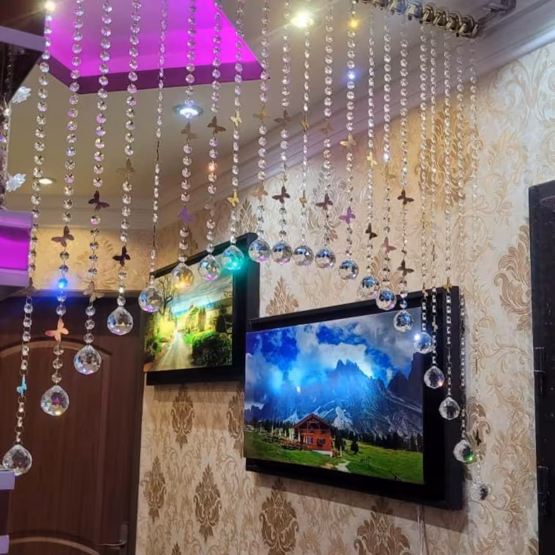 پرده کریستالی سفید عرض 1متر با پروانه  طلایی (پس کرایه)