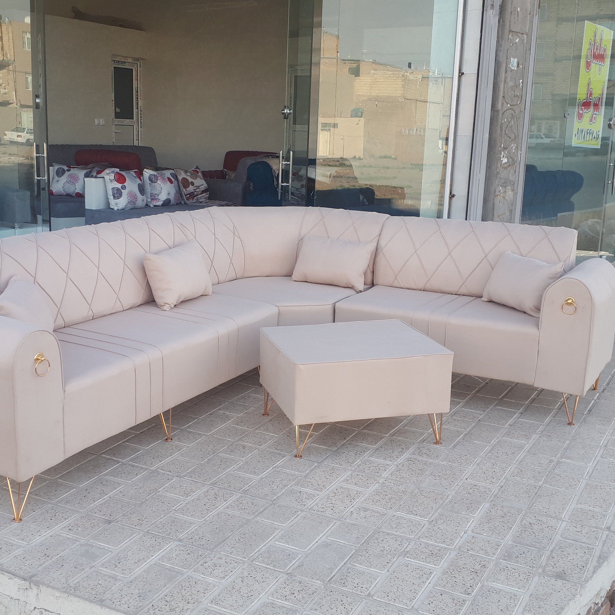 مبل ال چستر ارسال به پای مشتری هست تنوع رنگ و مدل به دلخواه