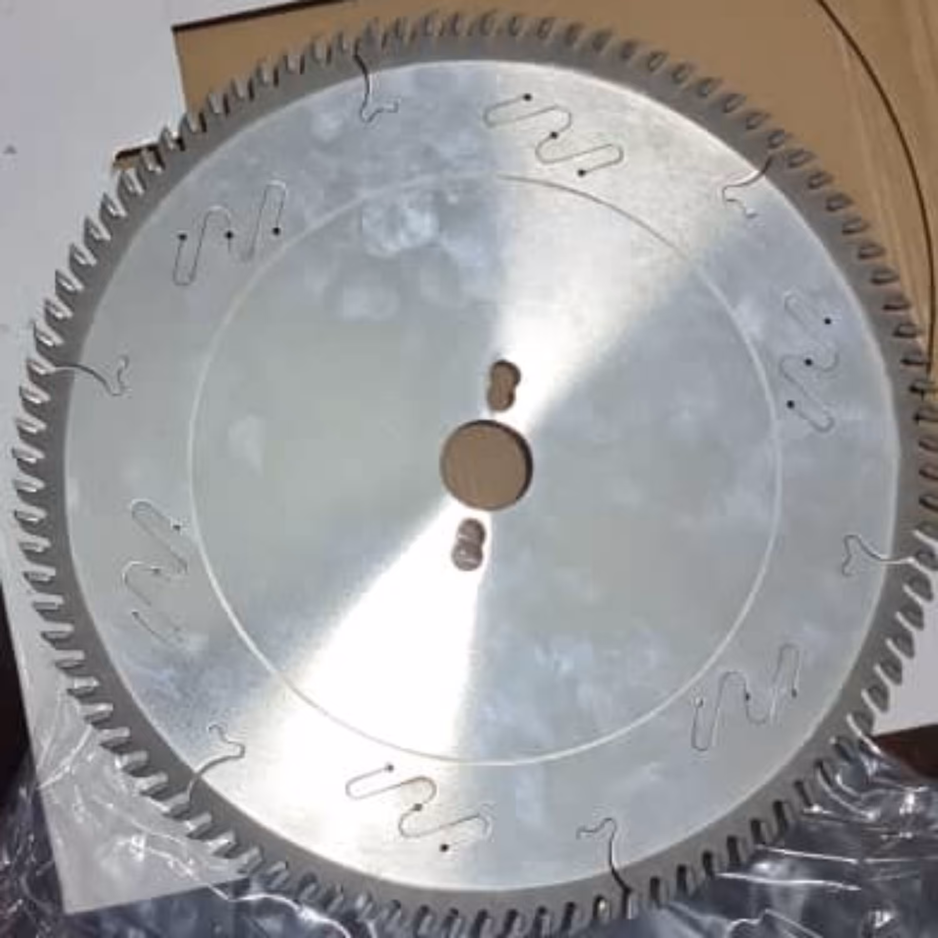 اره الماسه ام دی اف بر کیفیت عالی 