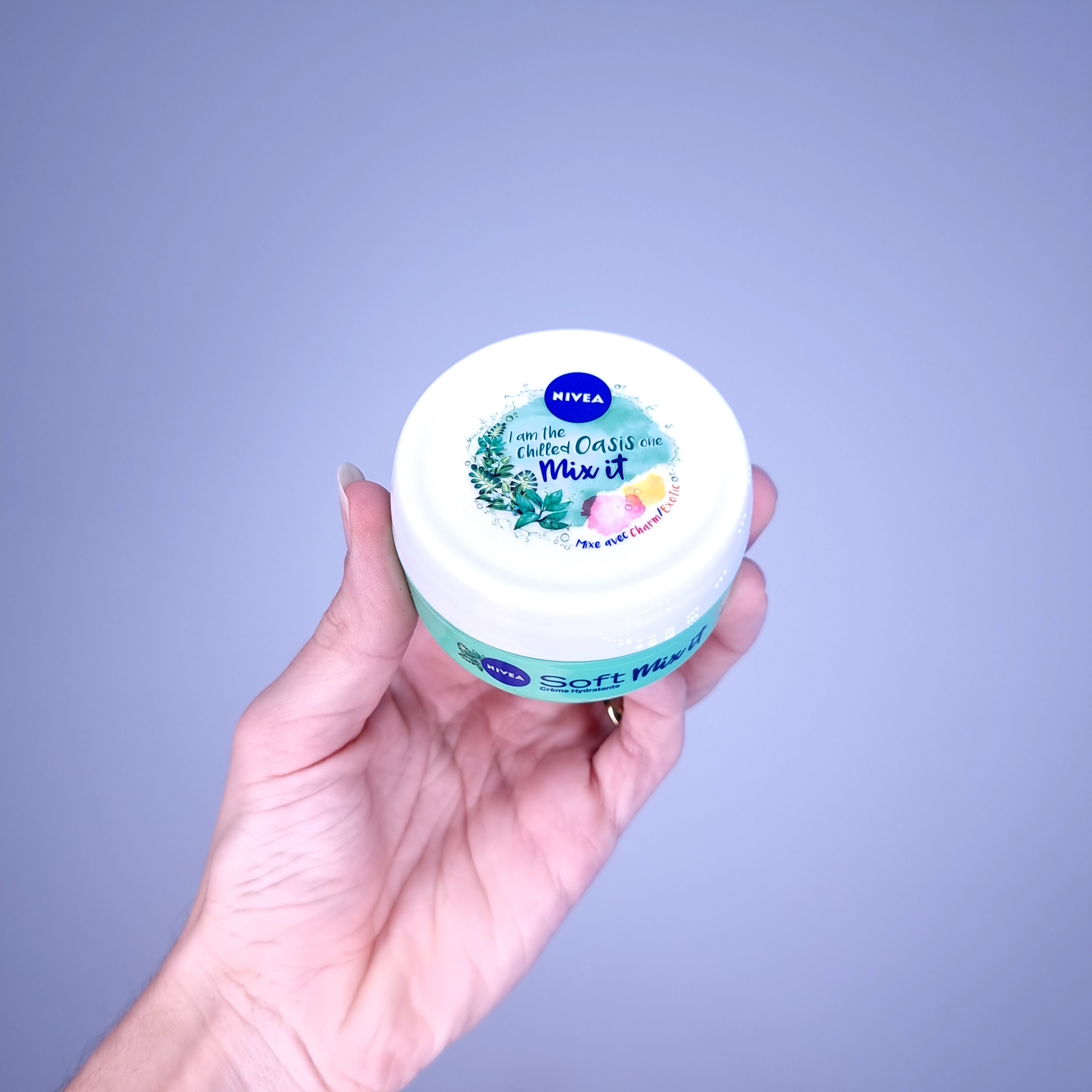 کرم رطوبت رسان سافت  نیوآ حجم100میل مدل میوه ای