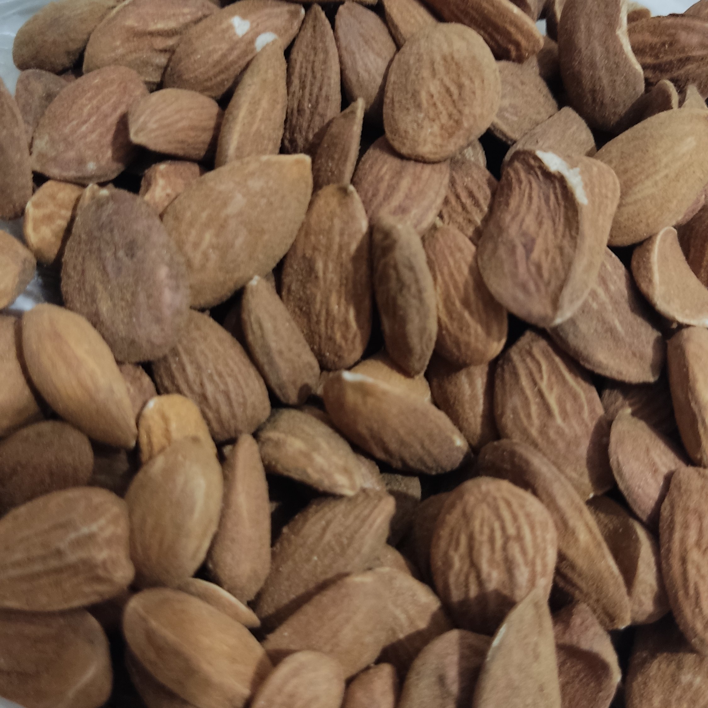 مغز بادام خام ایرانی ممتاز 250 گرمی درجه 1 درشت وتازه(تضمین کیفیت)