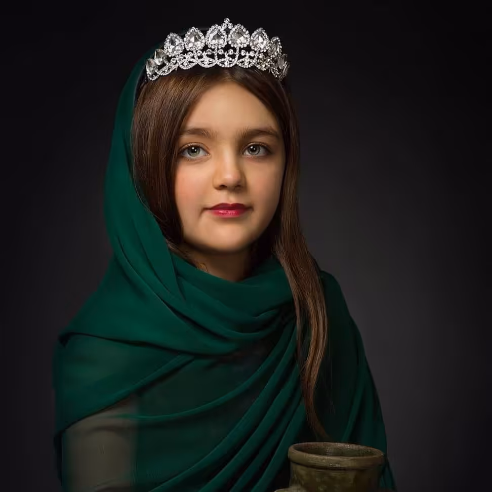 تم پرتره  اتلیه انلاین ماه رویان  مناسب جایگزین کردن عکس شما عزیزان