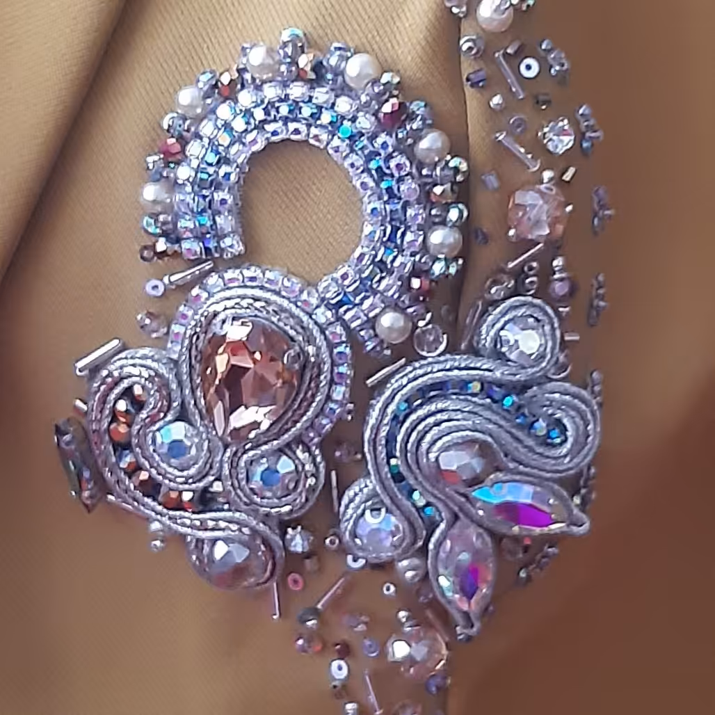 اپلیکه جواهر دوزی و آجیل دوزی فاخر