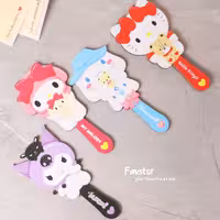 آینه چوبی دسته دار طرح کرومی Sanrio