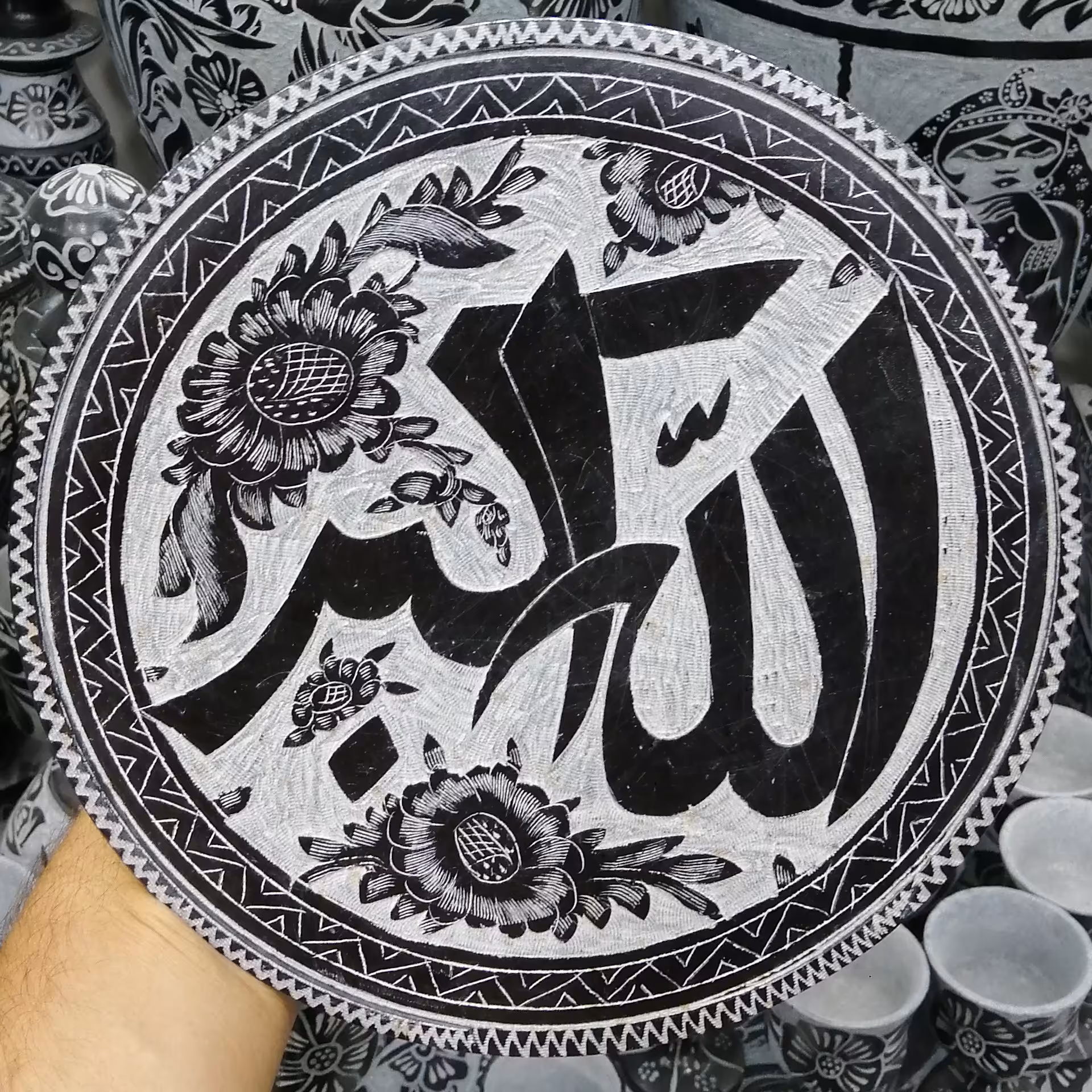 دیوار کوب سنگی و تابلو سنگی قلم خورده الله اکبر سوغات اصیل مشهد مقدس 