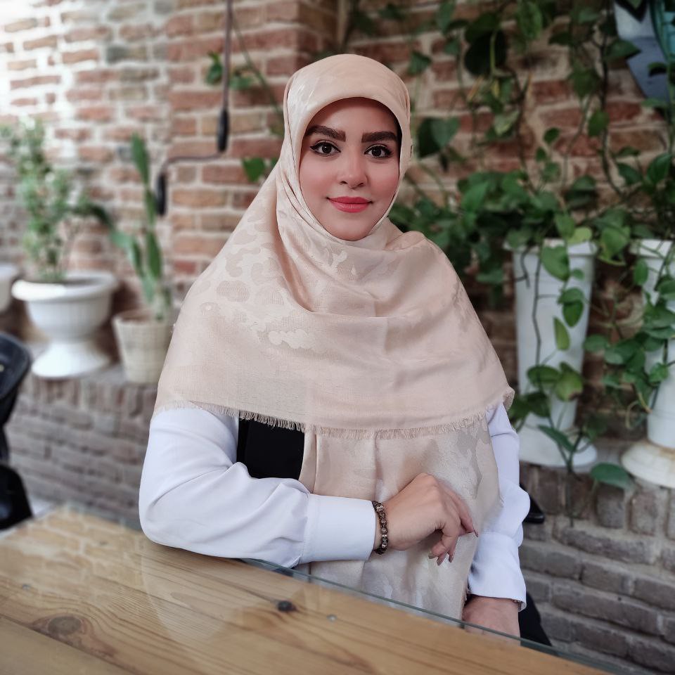 روسری دورو لمه دار وارداتی نخ ابریشم ژاکارد قواره 140 رنگ کرم روشن
