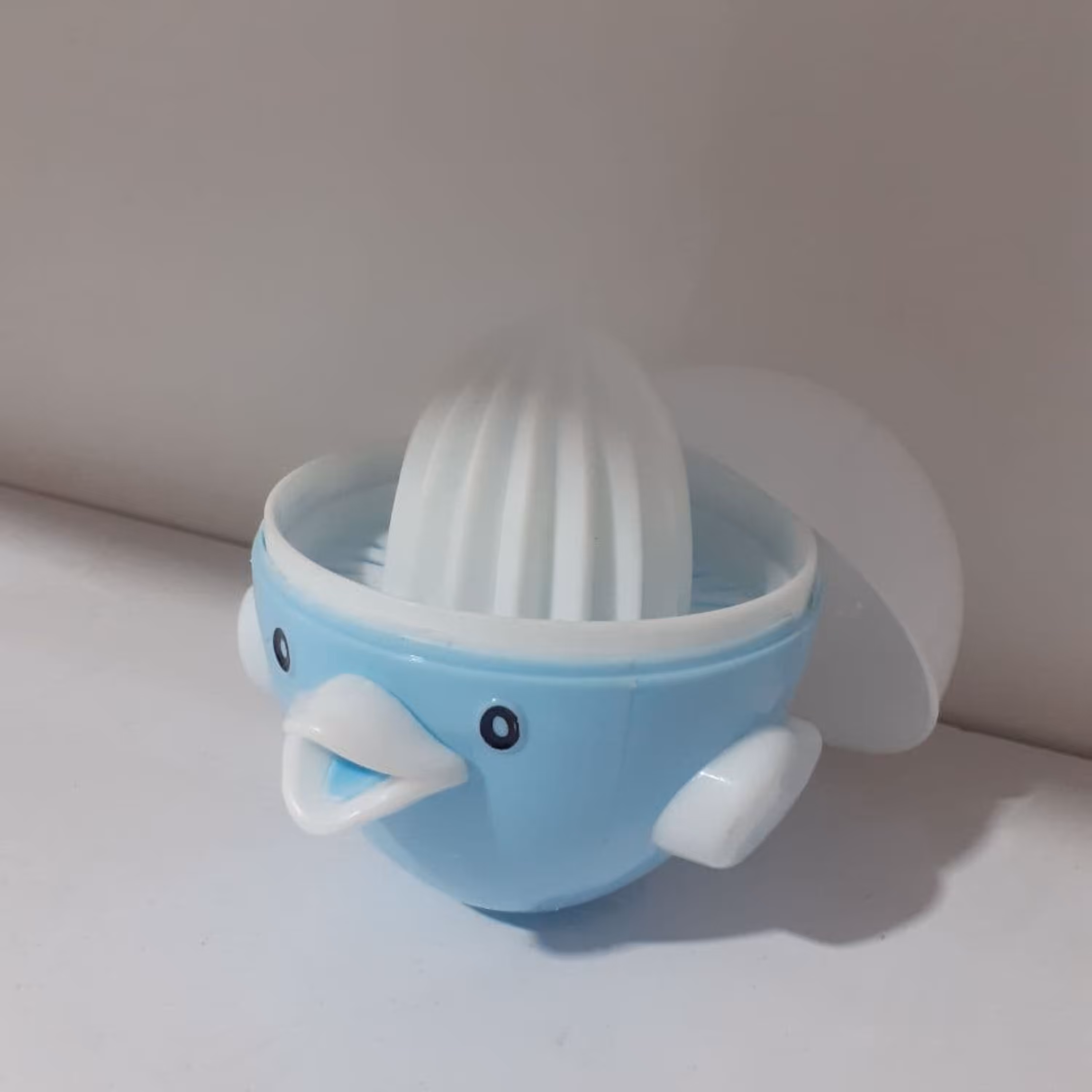 آبمیوه گیری جوجه رنگ آبی جنس پلاستیکی کیفیت عالی