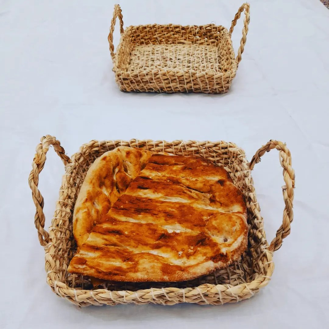 سبد نان و سبزی حصیری