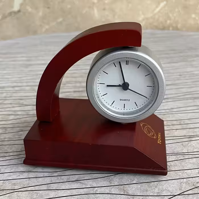 ساعت رومیزی چوبی زنگ خور خارجی چرخشی