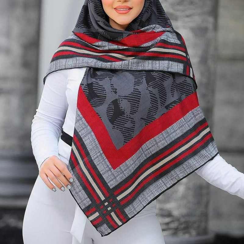 روسری نخی گارزا حاشیه سه خط
قواره 125
دور دست دوز
مناسب زیر چادر