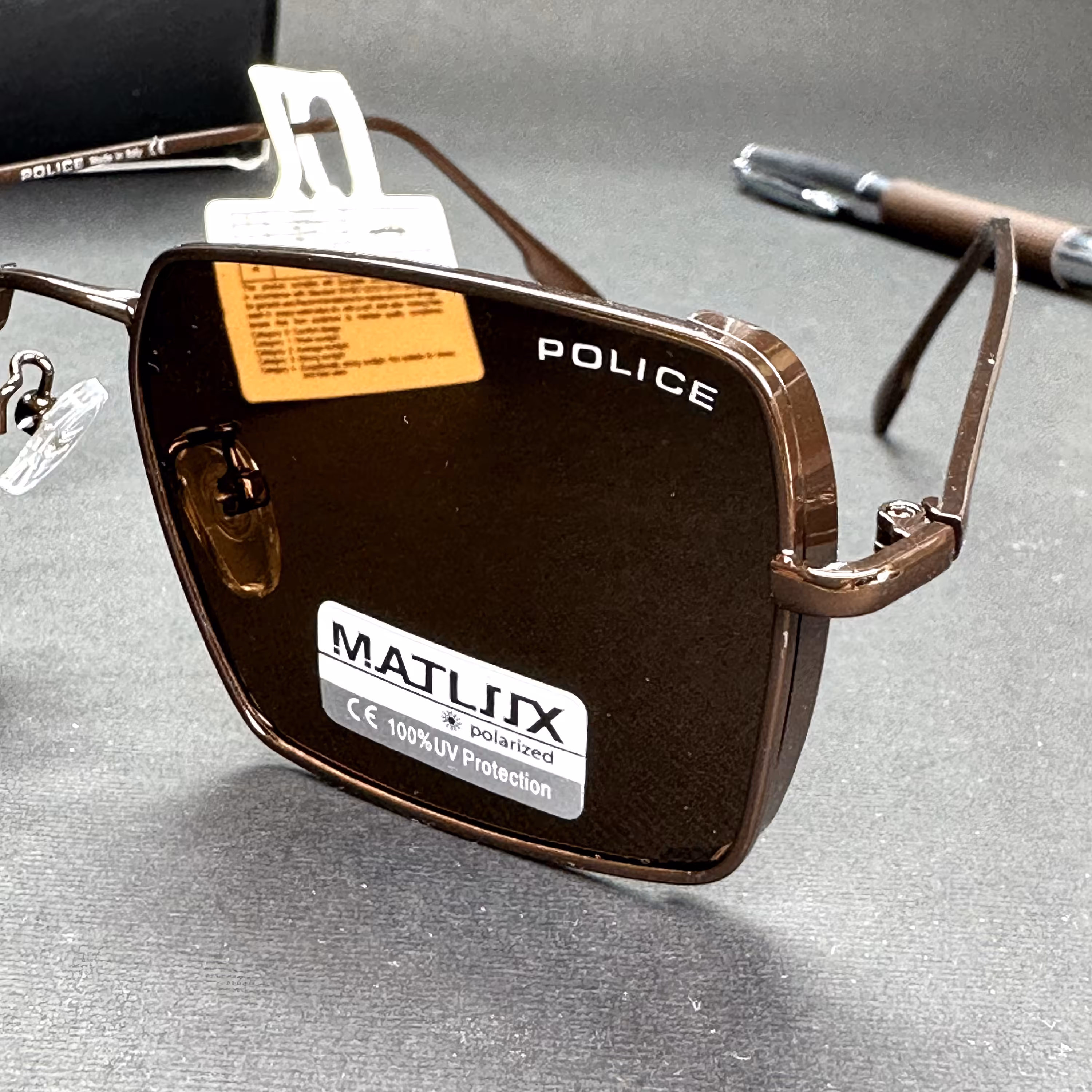 عینک آفتابی مردانه و زنانه Police پلاریزه و سبک با YV400