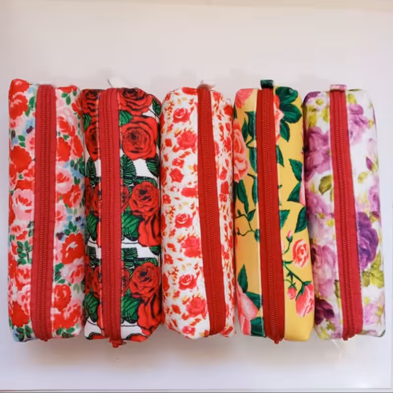 013245-جامدادی گلگلی مخمل در طرح های متنوع اندازه 5در5در19