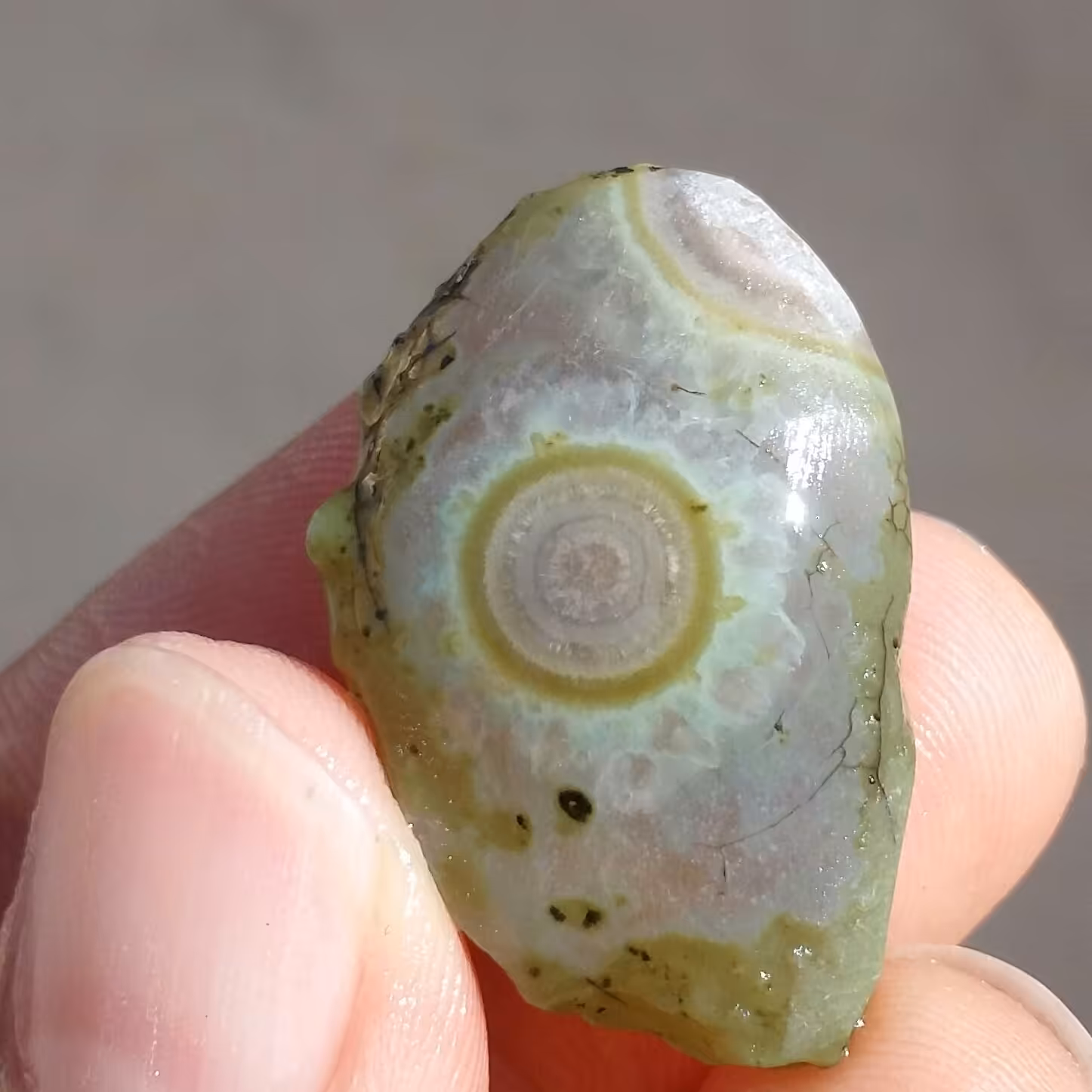 سنگ راف خام عقیق باباقوری تک چشم مژه ای موکول دار رحمانی بسیار قوی درشت برش نخورده 100 در 100 طبیعی شاهکار خلقت کد 10930