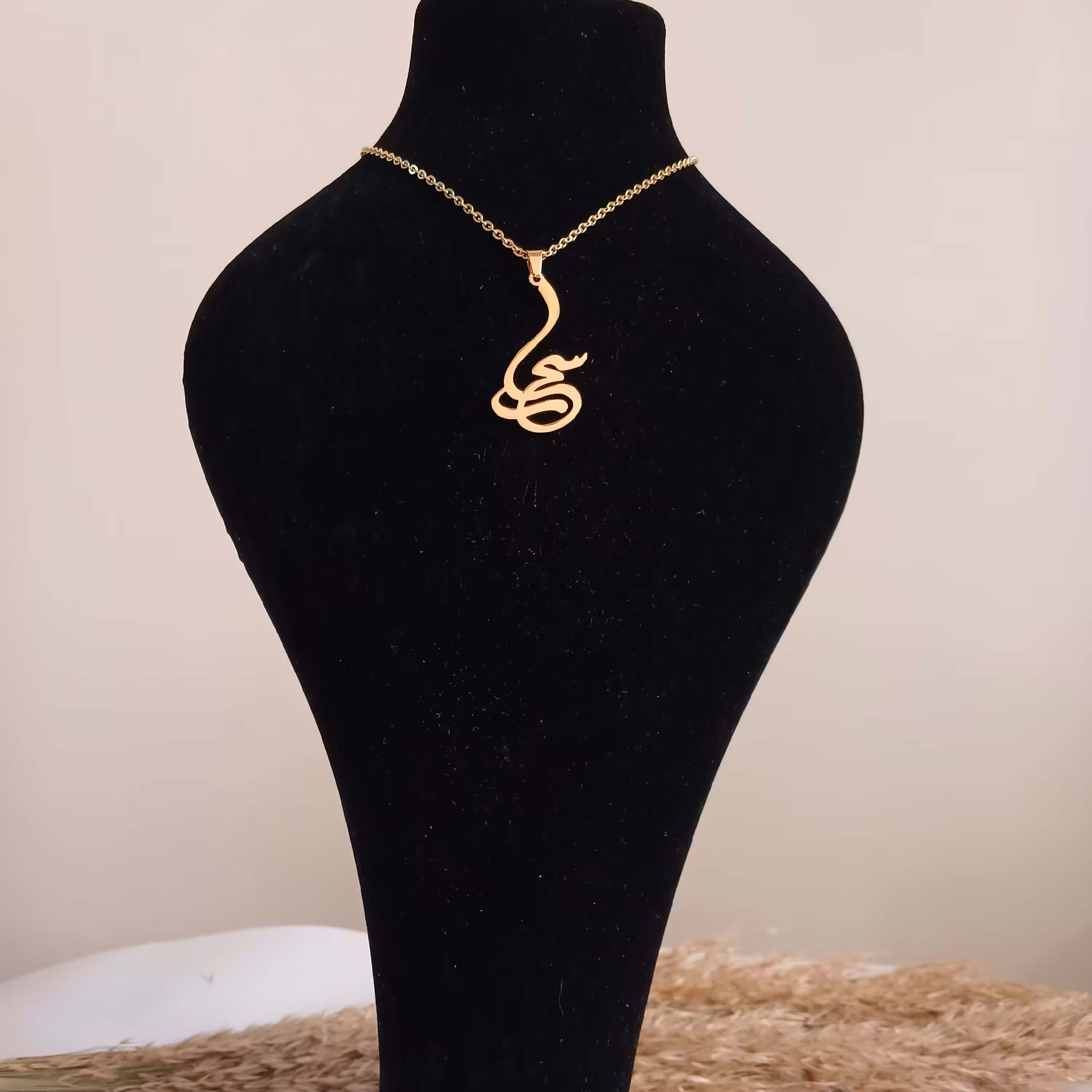 گردنبند اسم سحر با زنجیر 60 سانتی استیل طلایی رنگدثابت و ضد حساسیت خرید مطمئن از کارگاه 